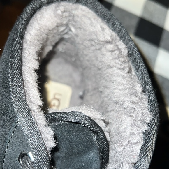 Mens Ugg - Picture 3 of 6